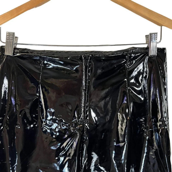 Windsor Pleather Black Mini Skirt Size Small Hem Slit Cocktail Club Evening - Picture 6 of 7